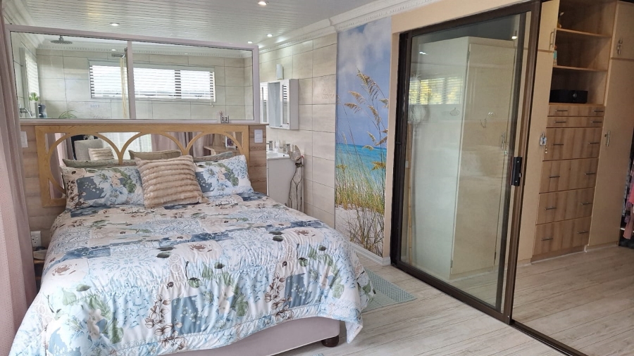 4 Bedroom Property for Sale in Stilbaai Wes Western Cape